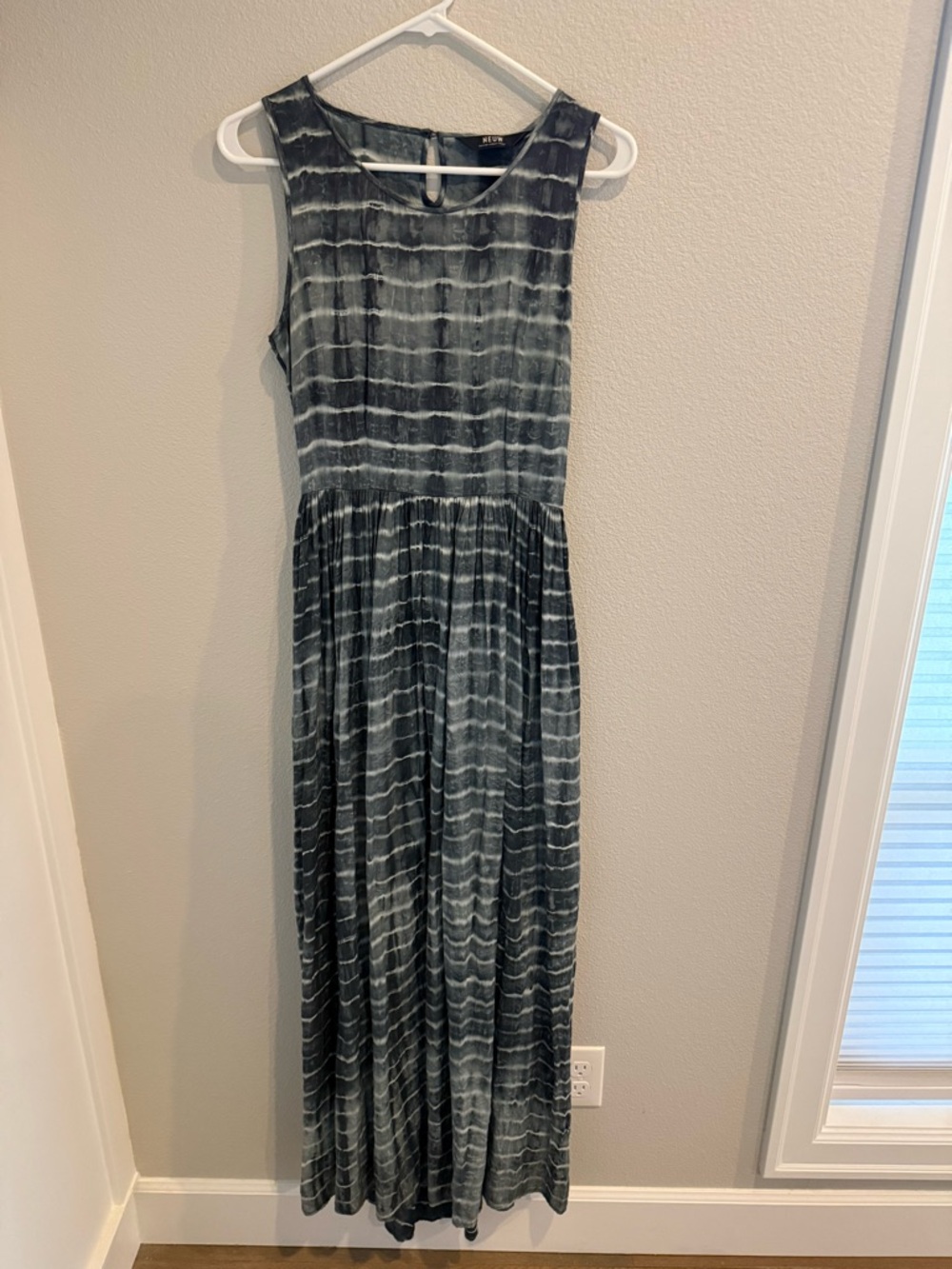 Neuw Sleeveless Gray Tie-Dye Maxi Dress